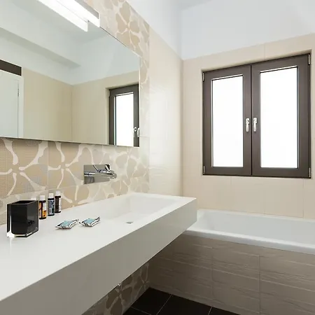 Villa Eolia Iconic Villa, Walking Distance To The Beach, By Thinkvilla Panormos (Crete)