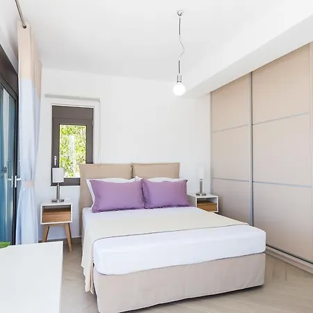 Eolia Iconic Villa, Walking Distance To The Beach, By Thinkvilla Villa
