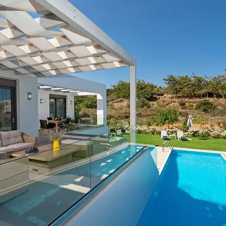 Eolia Iconic Villa, Walking Distance To The Beach, By Thinkvilla *